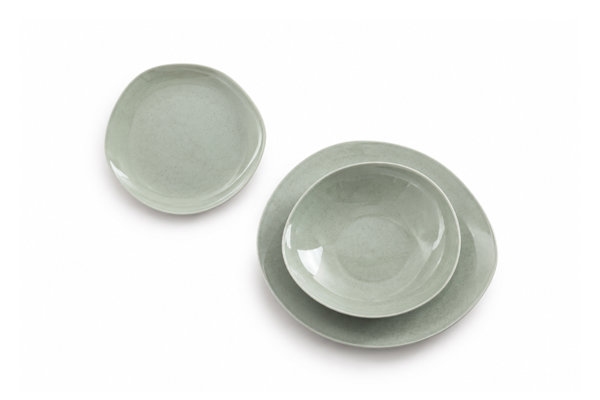 DINNERWARE SET