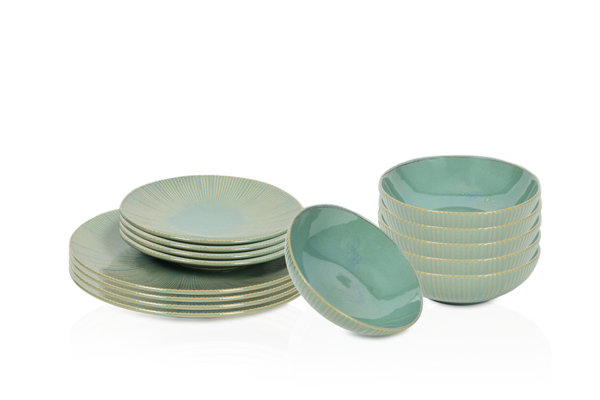 DINNERWARE SET